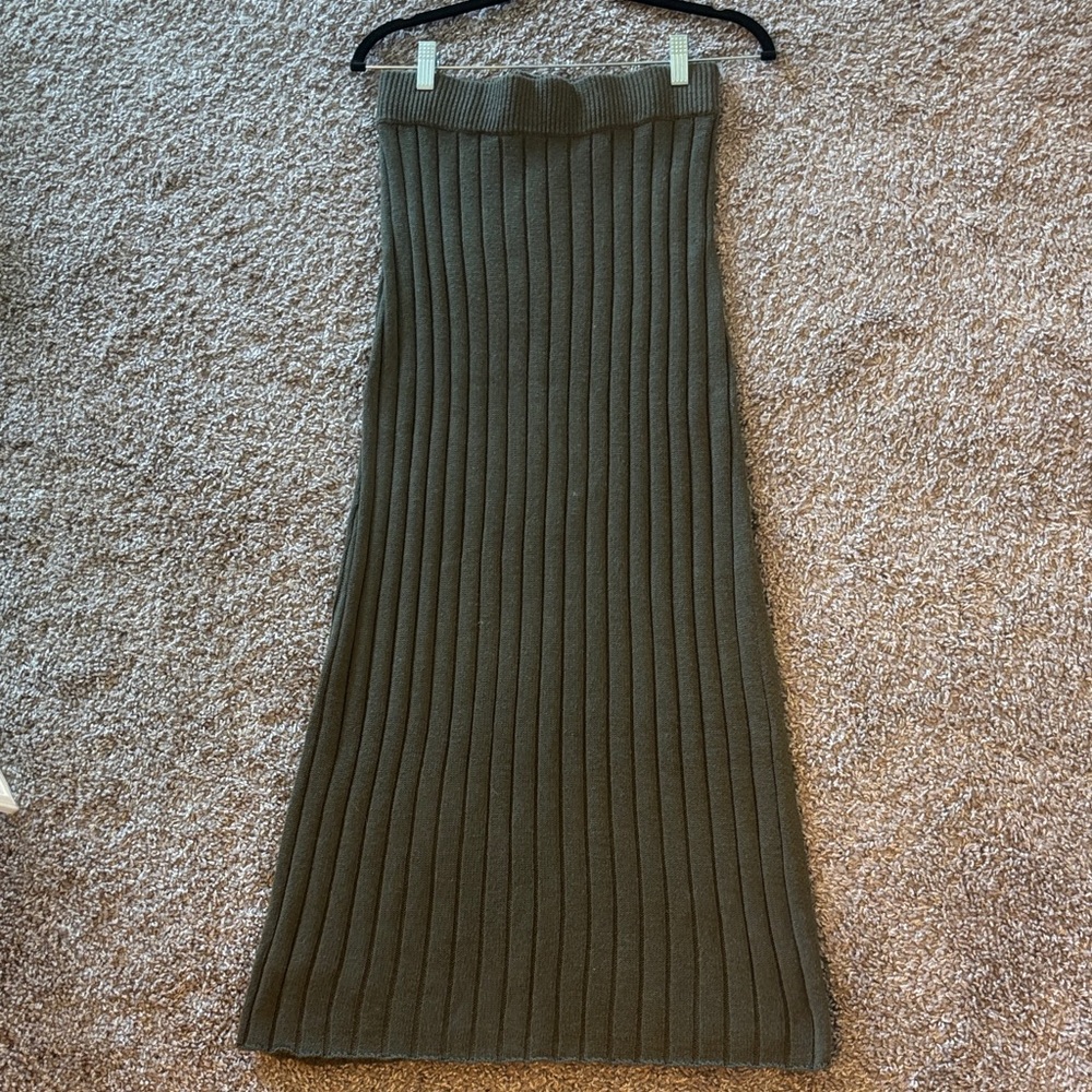 Promesa Olive Ribbed Maxi Skirt